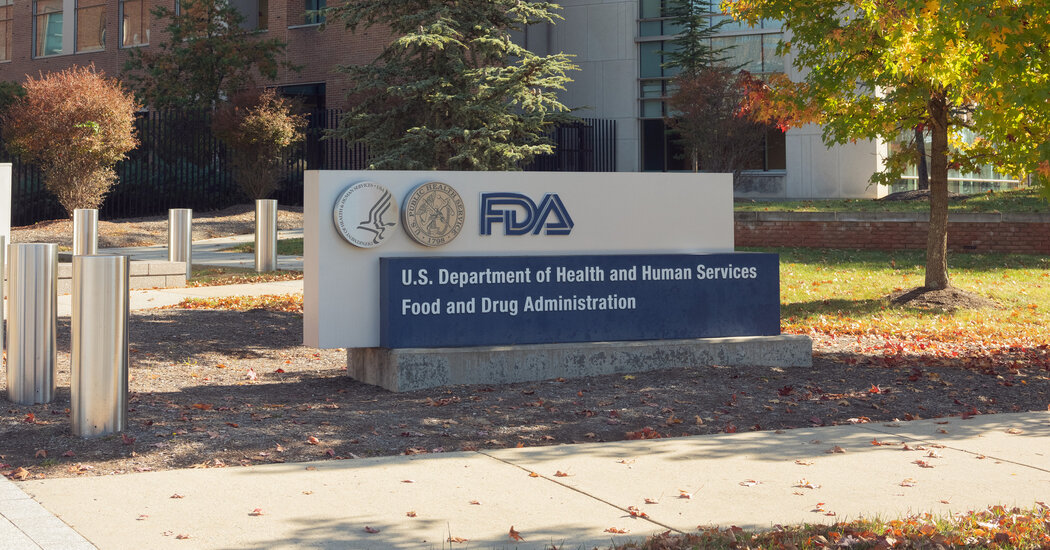 Ele lutou contra alegações de danos da fórmula infantil. Agora ele regula isso.