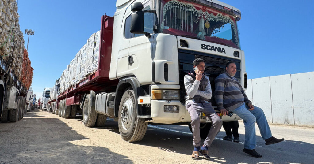 O que saber sobre a decisão de Israel de interromper a ajuda a Gaza